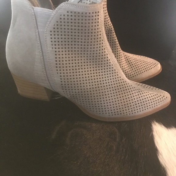 Grey Booties -NEW - Picture 2 of 7